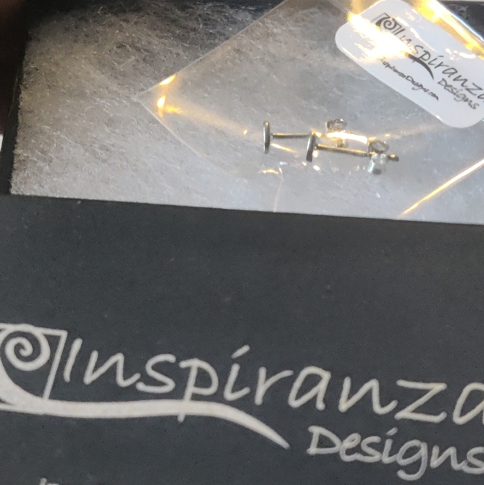 ⭐ 3 For $21⭐ Silver Heart Earrings - Picture 4 of 4